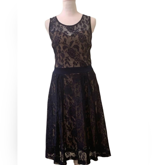 candalite Dresses & Skirts - Chic Black Lace Midi Dress
